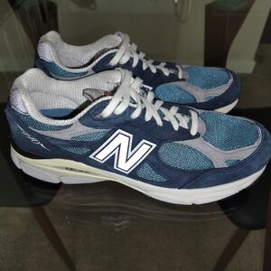 New Balance 990v3